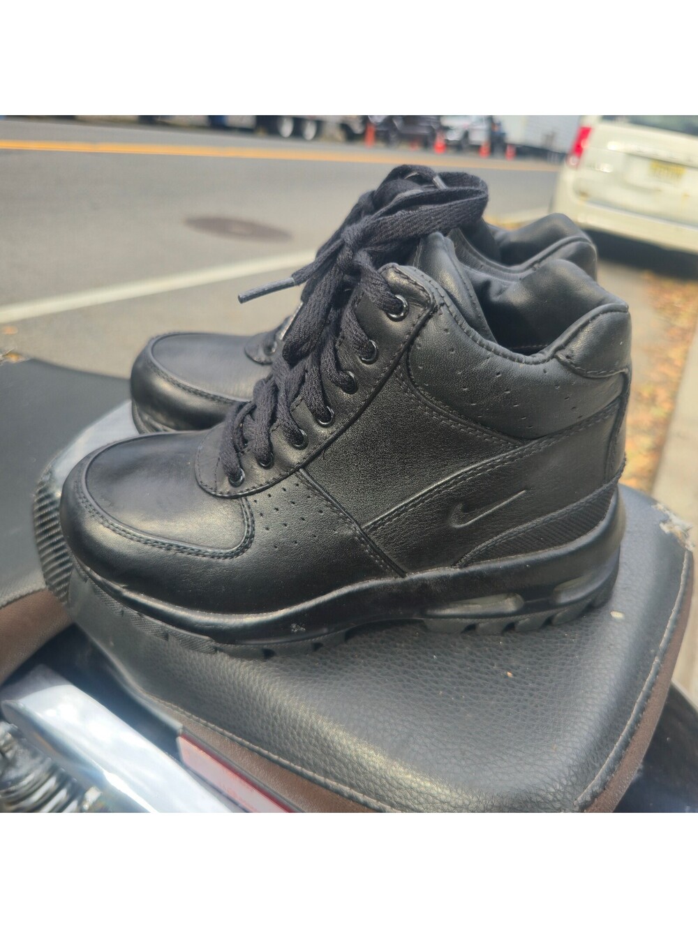 Nike Air Max All Conditions Gear (ACG) Black Leather Hiking Boots Size 3.5Y 3.5Y